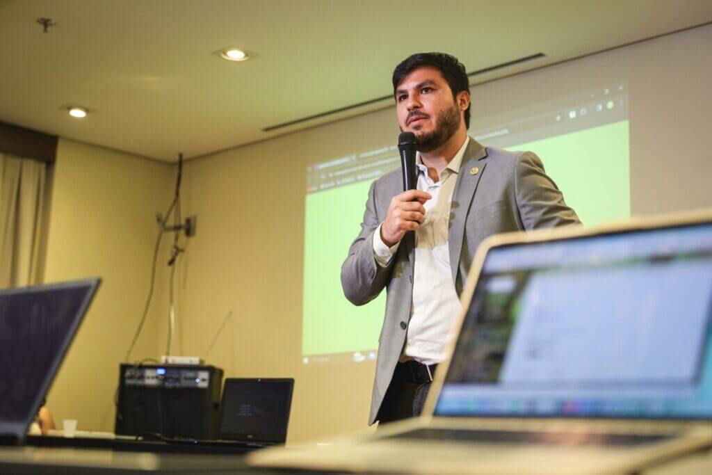 Leonardo Carvalho ressalta que capacitações são parte de uma série de iniciativas que visam atender critérios internacionais Foto: José Caminha/Secom