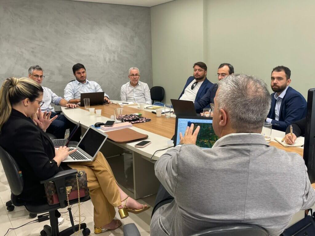 Equipe técnica e especialistas estiveram reunidos na sala de reuniões da PGE. Foto Ângela Rodrigues