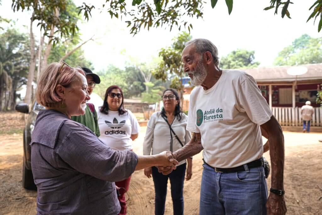 Raimundo Mendes, primo do ativista ambiental Chico Mendes, recebeu a ministra e sua equipe na Reserva Extrativista no Acre. Foto: José Caminha/Secom